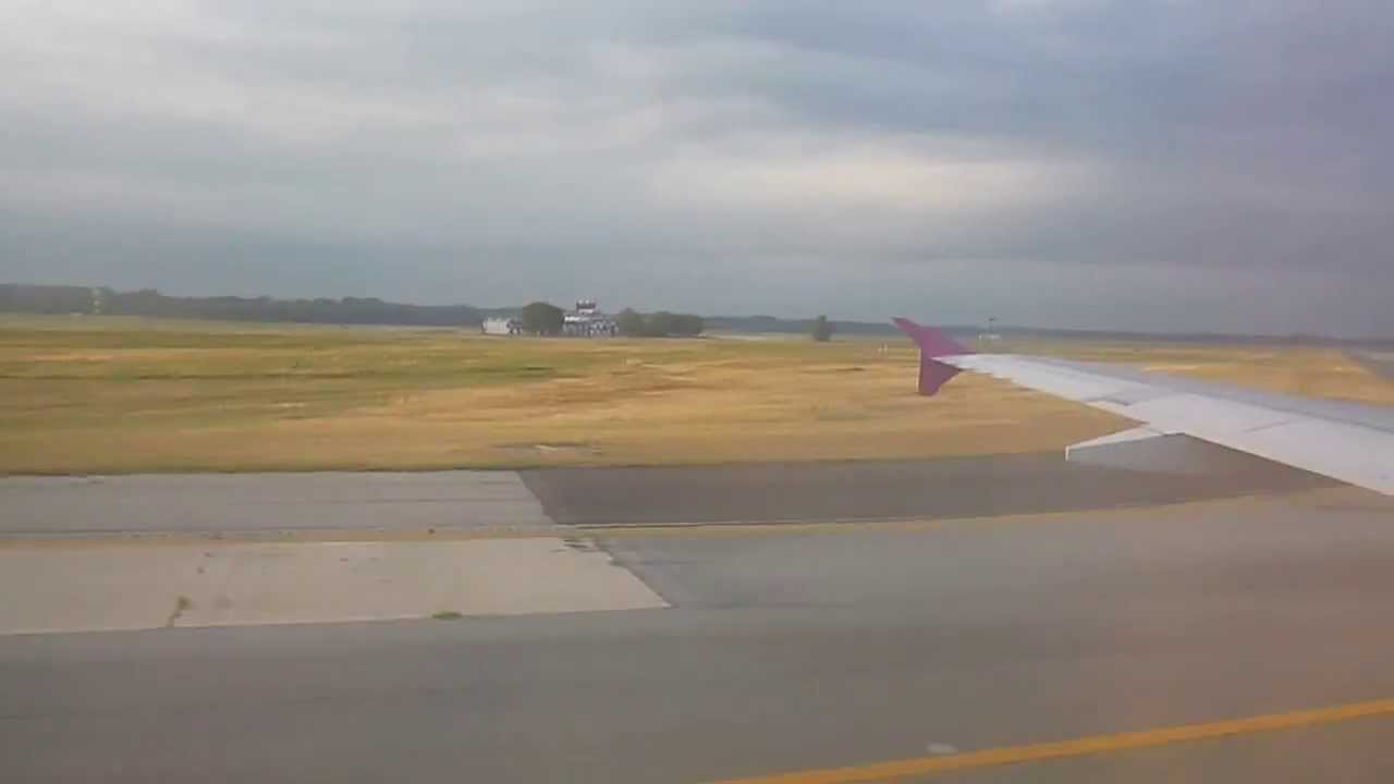 WizzAir Budapest, Liszt Ferenc Intl - Milan, Malpensa full flight