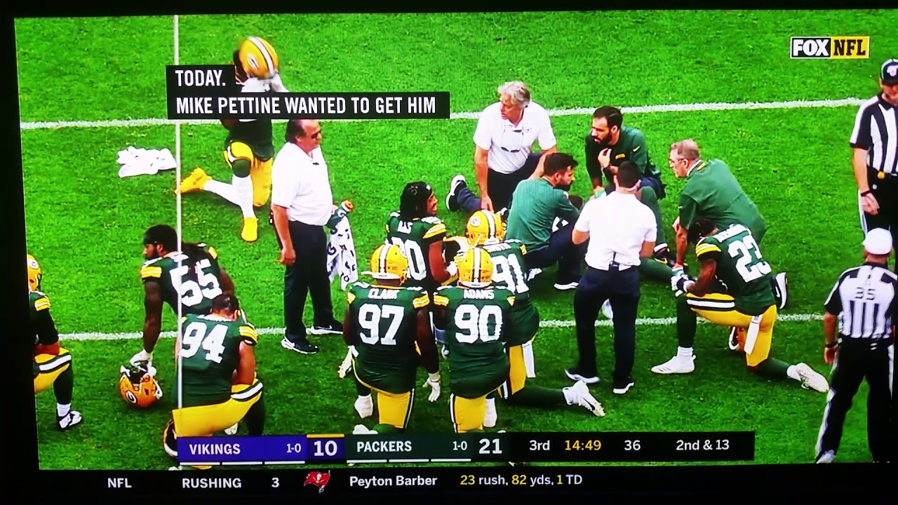 Raven Greene #24 leg injury Packers/Vikings