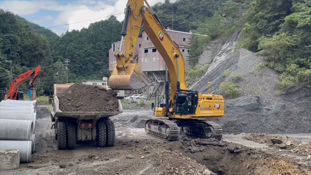 岩掘削　CAT 395