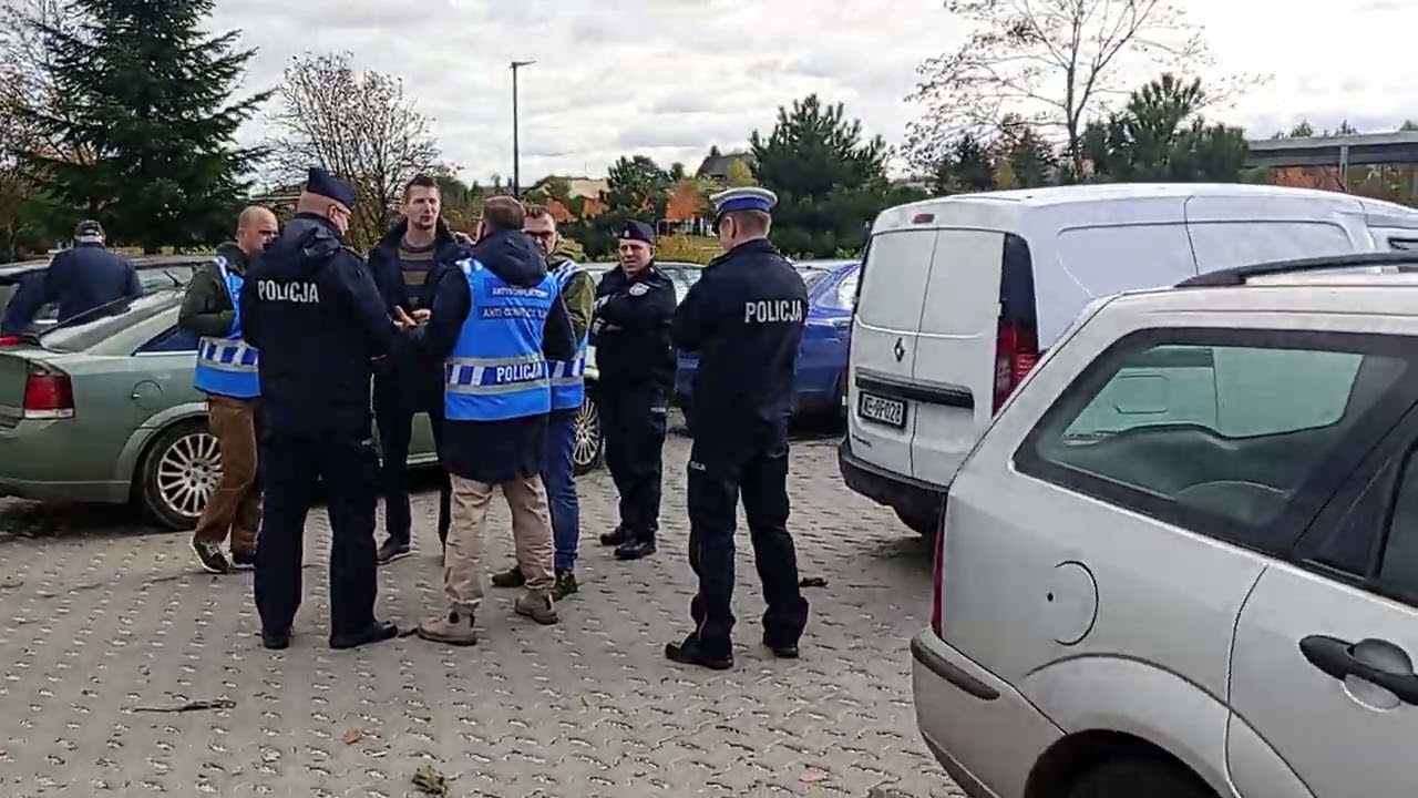 Przeźmierowo. Ciężkozbrojni przeciw pokojowej manifie.