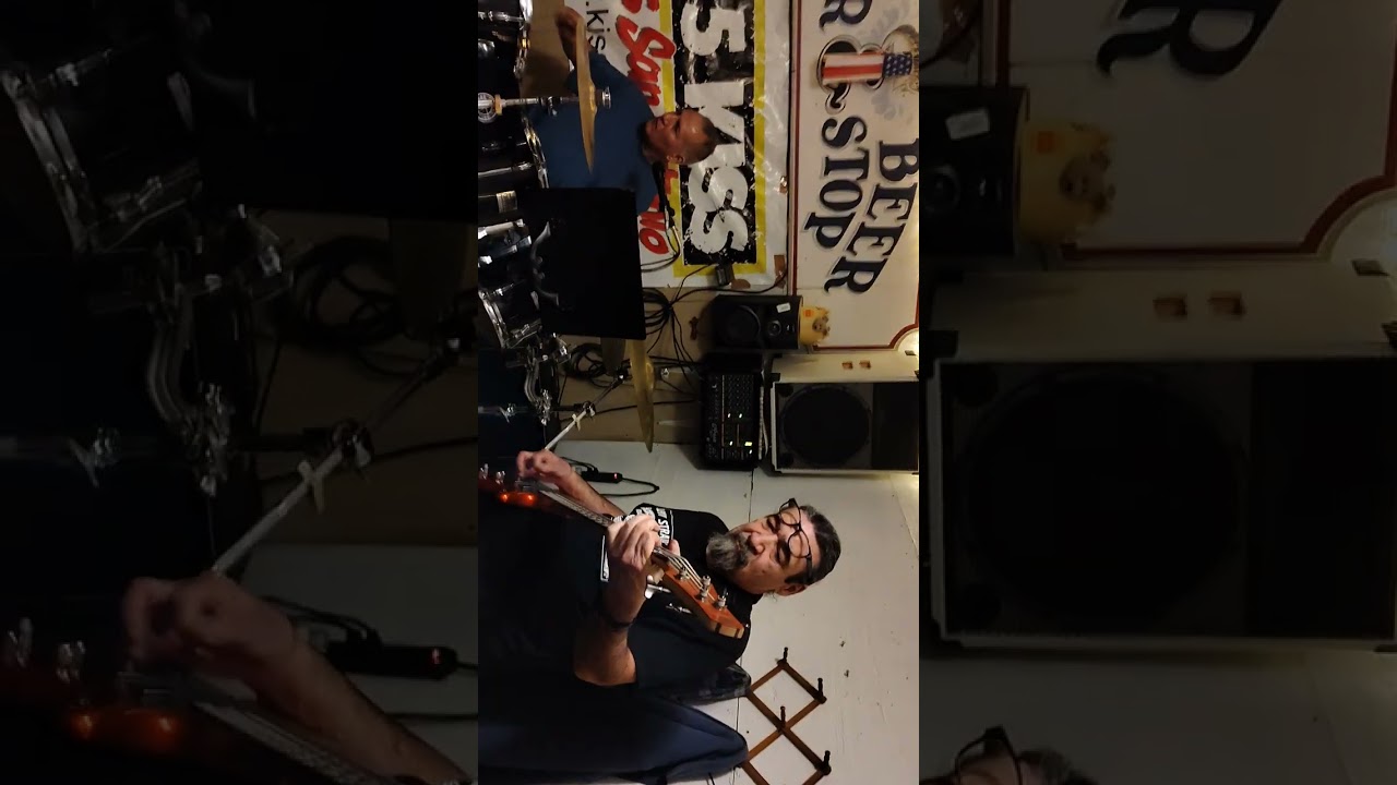 Al ,Carlos ,Steve, Ed - VH cover Ain't talking about love . Super bowl .