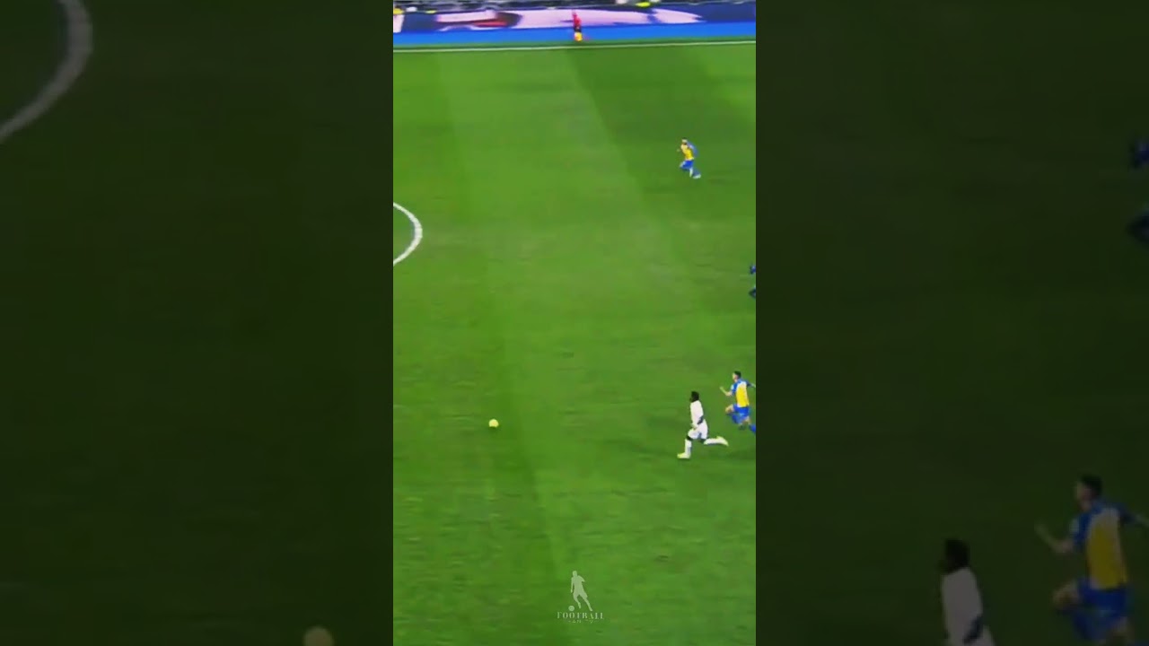 Vinicius Junior Solo Run Almost Reminiscent to Maradona 