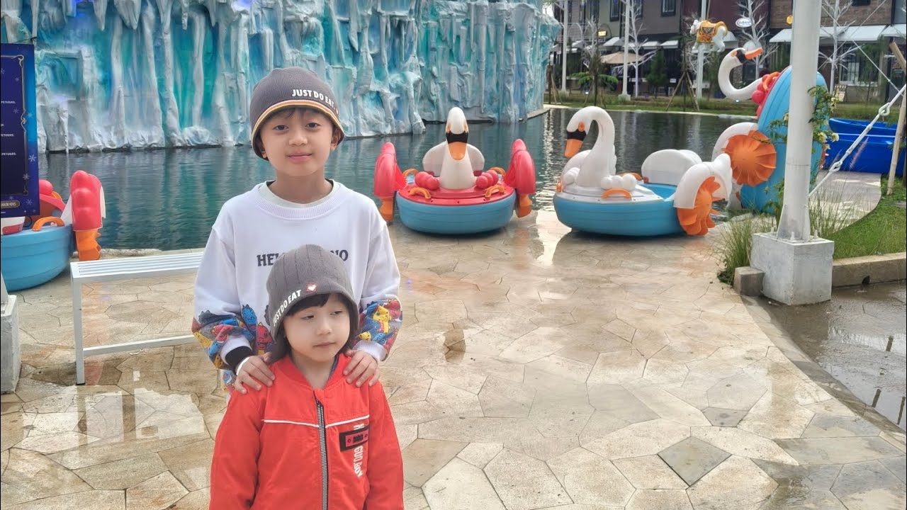 Justin & Kimberly Bermain Salju di Snowville Sentul | Coba Dessert Roll Roti & Dinner di Haka Dimsum