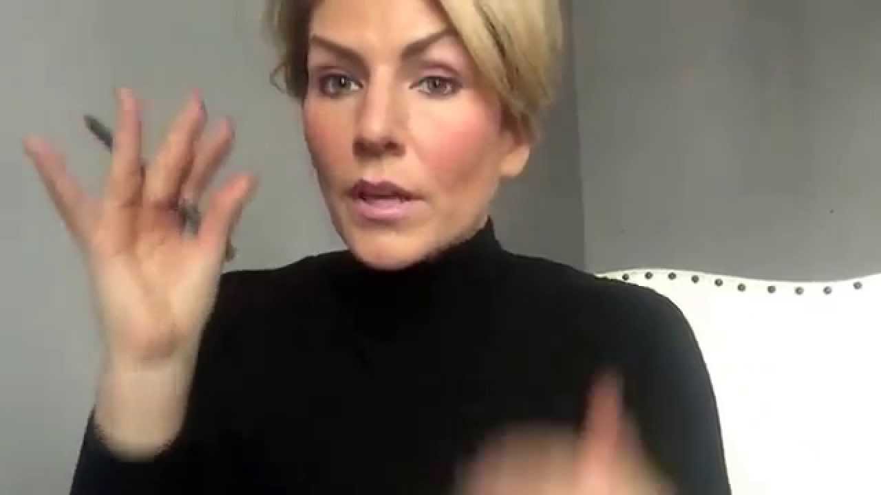How to wear bright purple liner without looking like 1984!Younique's Love It Bundle