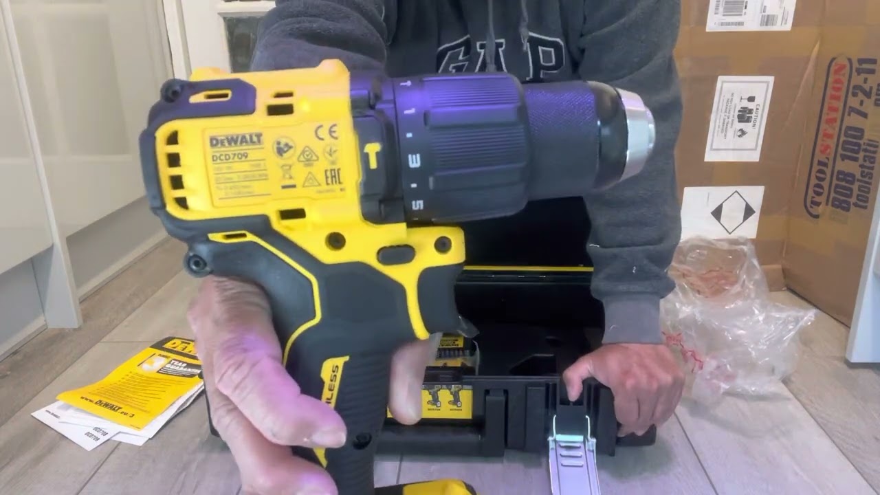 Unboxing Dewalt DCF809 and Dewalt DCD709 (Jubilee Offers from Toolstation)