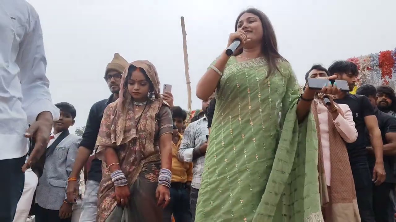 #bhojpurimusic  मालती चौहान और खुशबू डांसर की कव्वाली स्टेज शो#hindiganabhojpuriganakaiselikhe