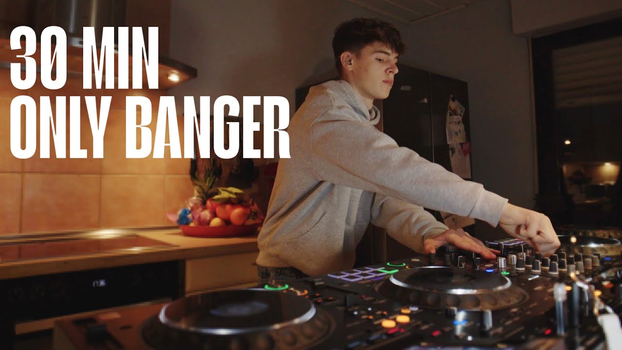 RAVE IN MY MUM'S KITCHEN | ONLY BANGER! | DJ MAAXX