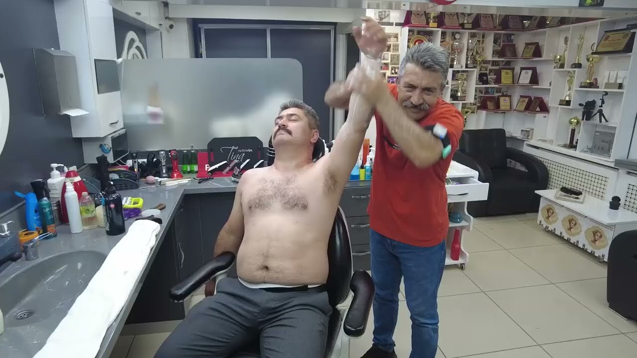 ASMR CRAZY RELAXING BODY MASSAGE WITH TURKISH BARBER MUNUR ONKAN