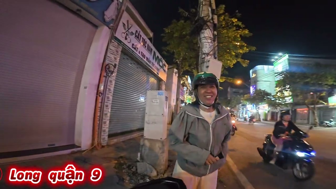 Video thứ 1,650 chị dắt xe hơn năm cây số nghe thấy thương ❤️#youtube #xuhuongyoutube #longq9 ￼￼