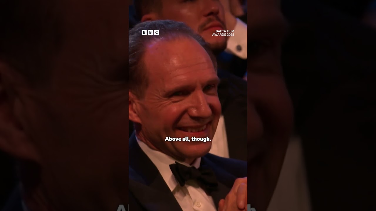 Warwick Davis gives emotional acceptance speech for the BAFTA Fellowship
