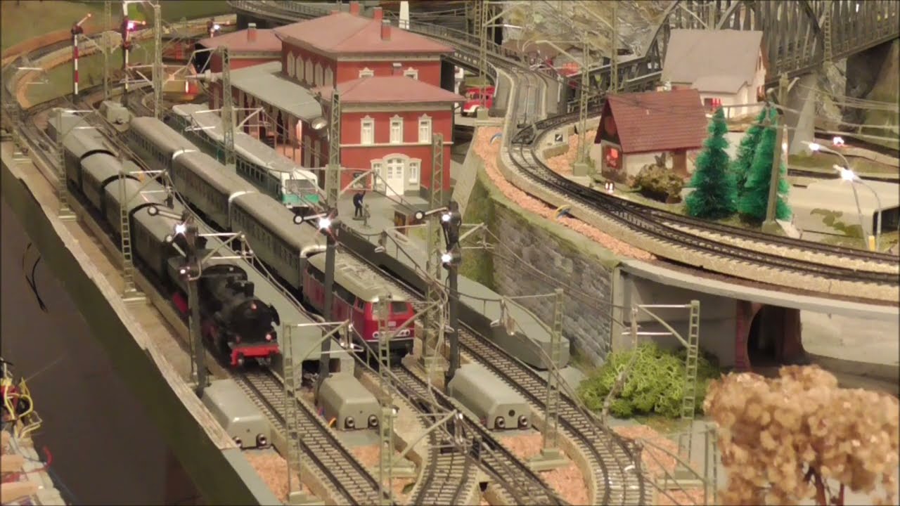 Märklin-H0-Anlage aus meiner Kindheit wiederbelebt und mit Automatik versehen