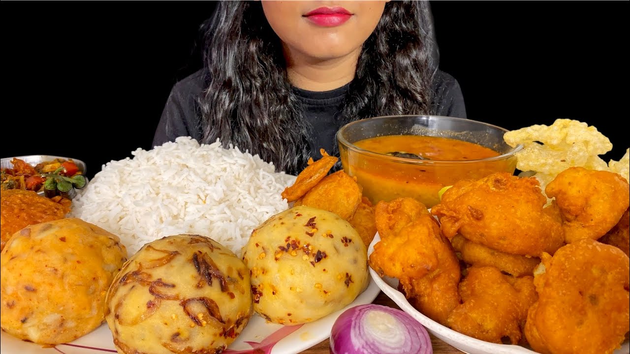 DAAL RICE 3 TYPES BHARTA ALU PAKODE GOBI PAKODE & KARELA FRY | ASMR | MUKBANG | 