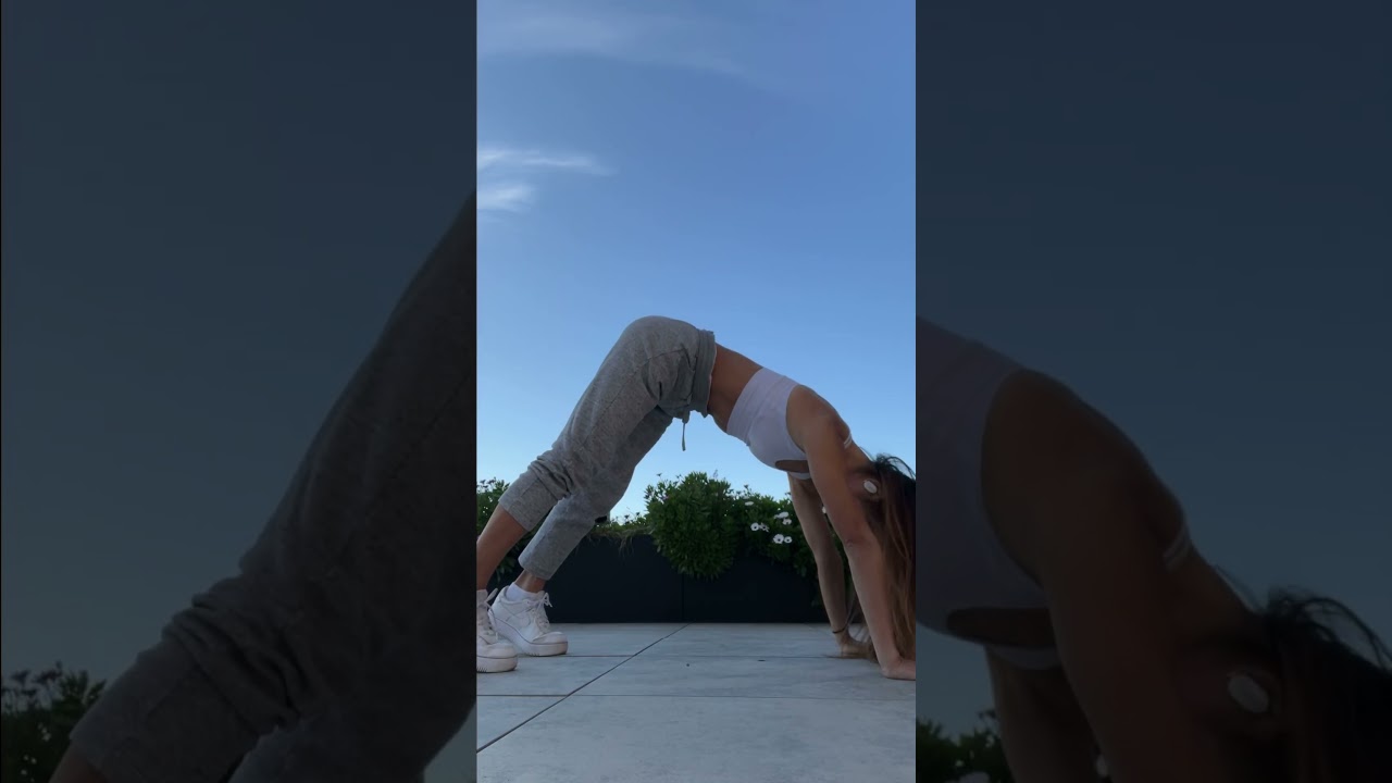 How TO Downward Facing Dog | Quick Beginner Tutorial #downwardfacingdog #downdog #howtoyoga #stretch
