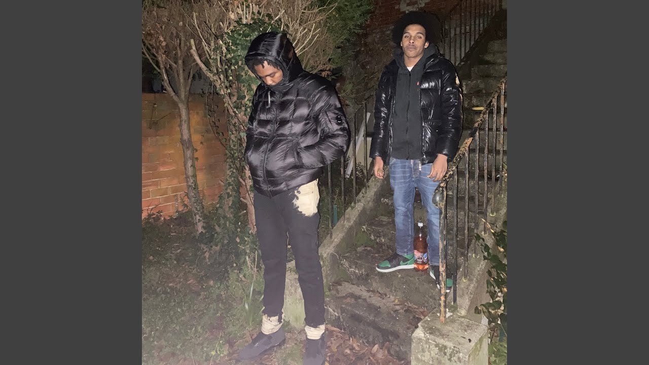 En bas (feat. Le chamal)