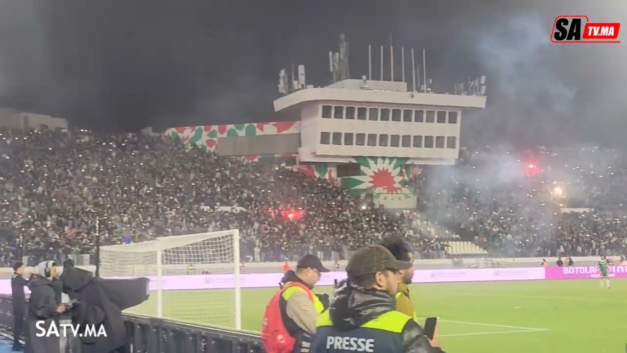 أجواء لاتينية بدونور تخلقها جماهير الرجاء الرياضي أمام اتحاد يعقوب المنصور 