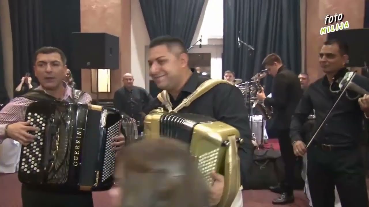 VESELJE KOD ĆIRE   OBRENOVAC ; ZORAN DIMIĆ PREDSTAVLJA ORKESTAR