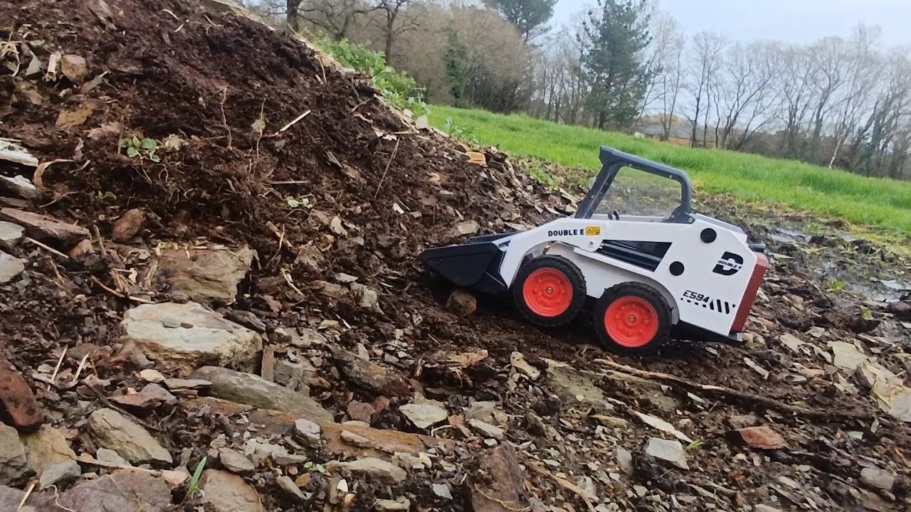Doublee e594 skid steer work on diferent terrains/Bobcat rc 1/14 #doublee #expert #skidsteer #rc