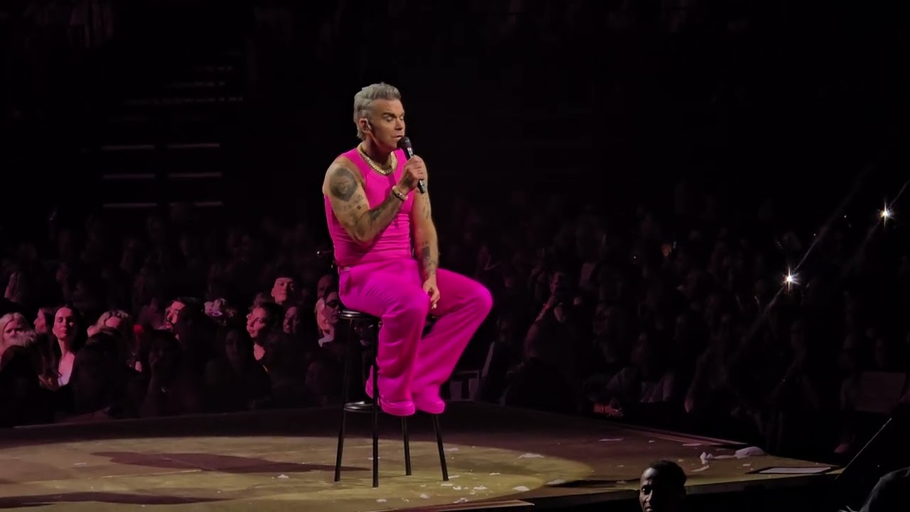 She's The One - Robbie Williams Manchester Coop Live Arena