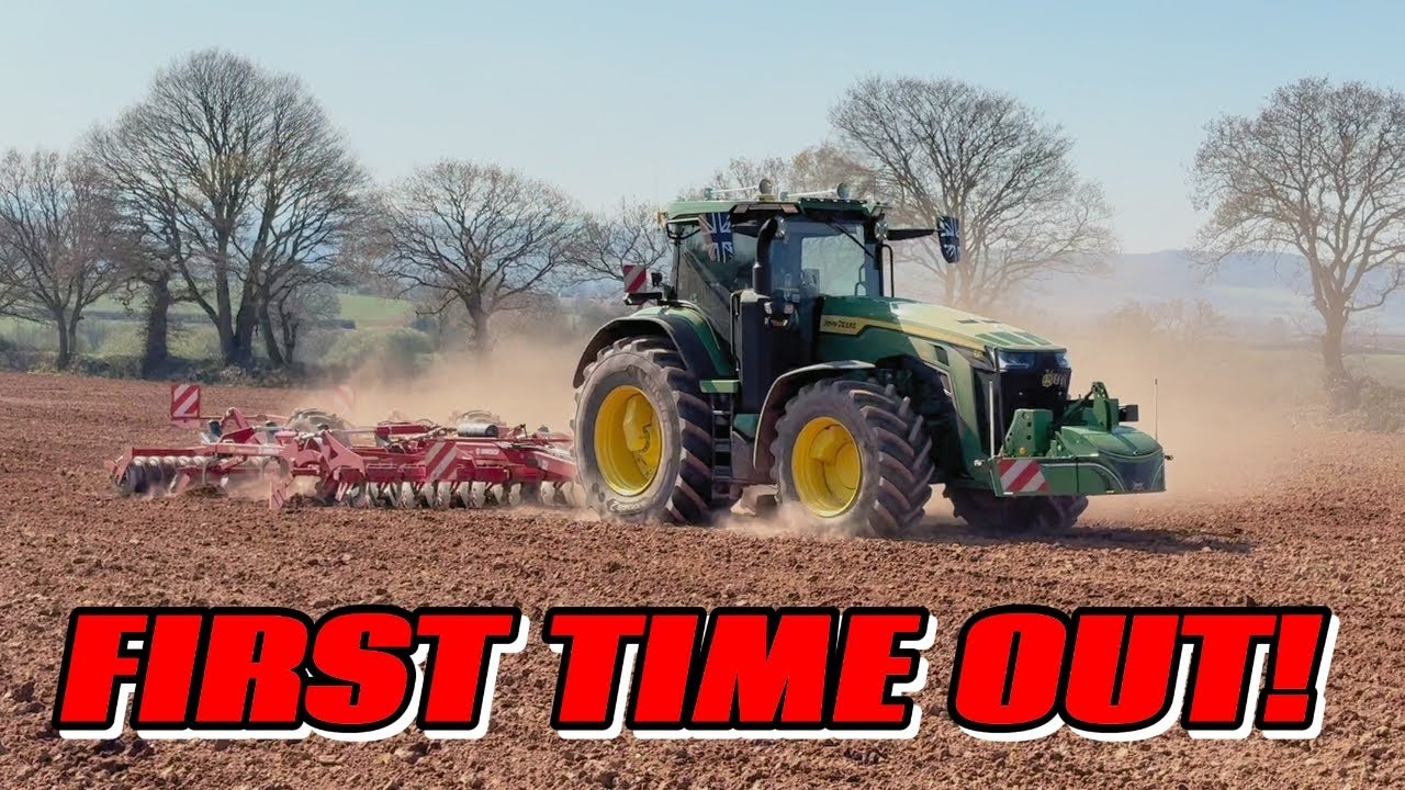 JOHN DEERE 8R370 PULLING NEW HORSCH TERRANO