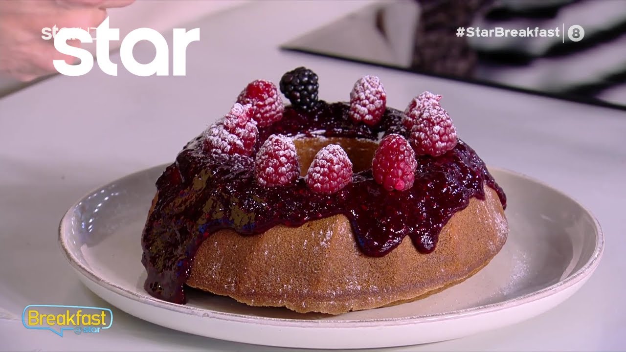 Κέικ με γεύση μπισκότο και γλάσο από φρούτα του δάσους | Γιώργος Ρήγας