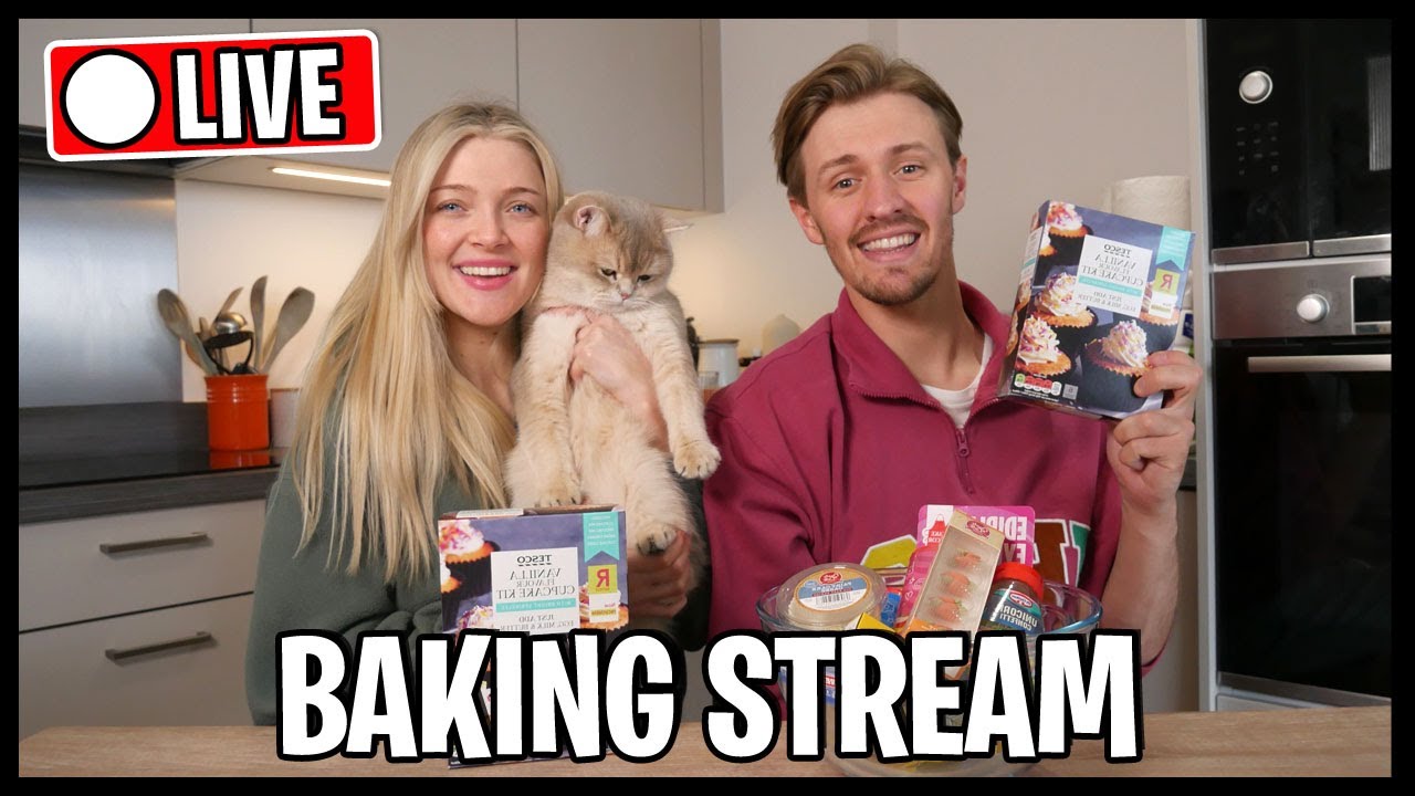 MAKING CUPCAKES WITH MY GIRLFRIEND!!