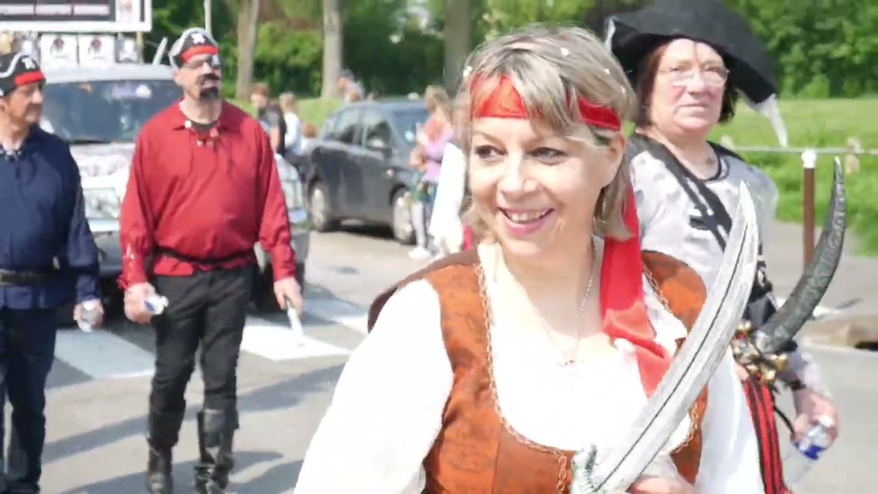 Carnaval de la ville de Péronne le 14 mai 2023  Video