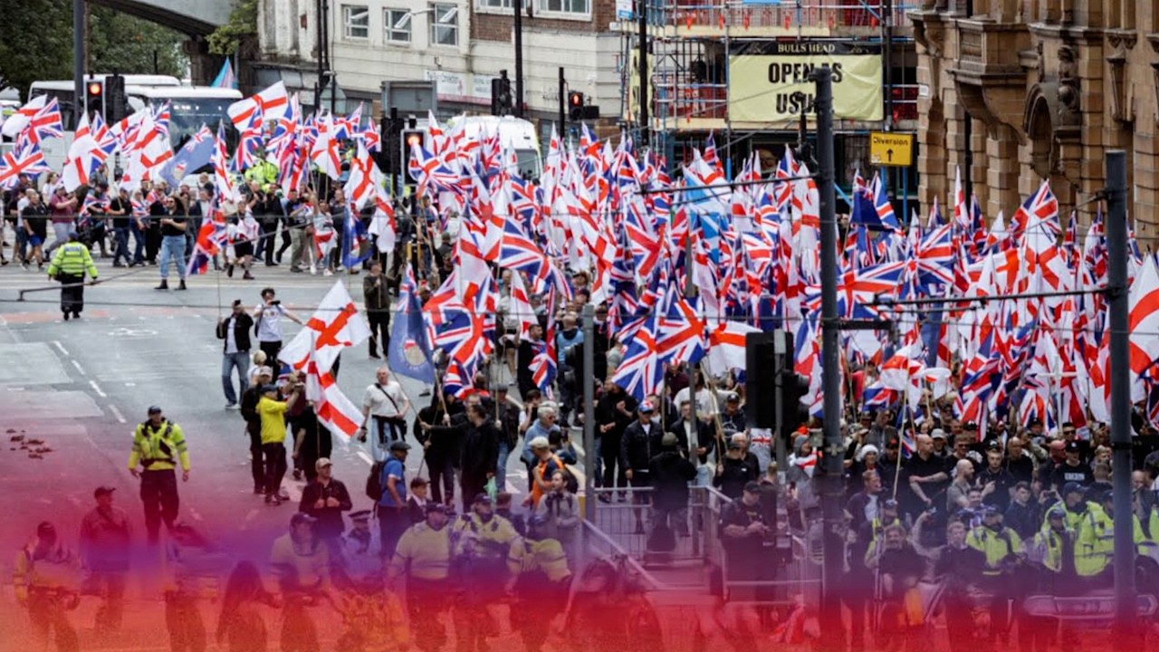 &Eacute;meute Incontr&ocirc;lable En Angleterre ANTI-MIGRANTS