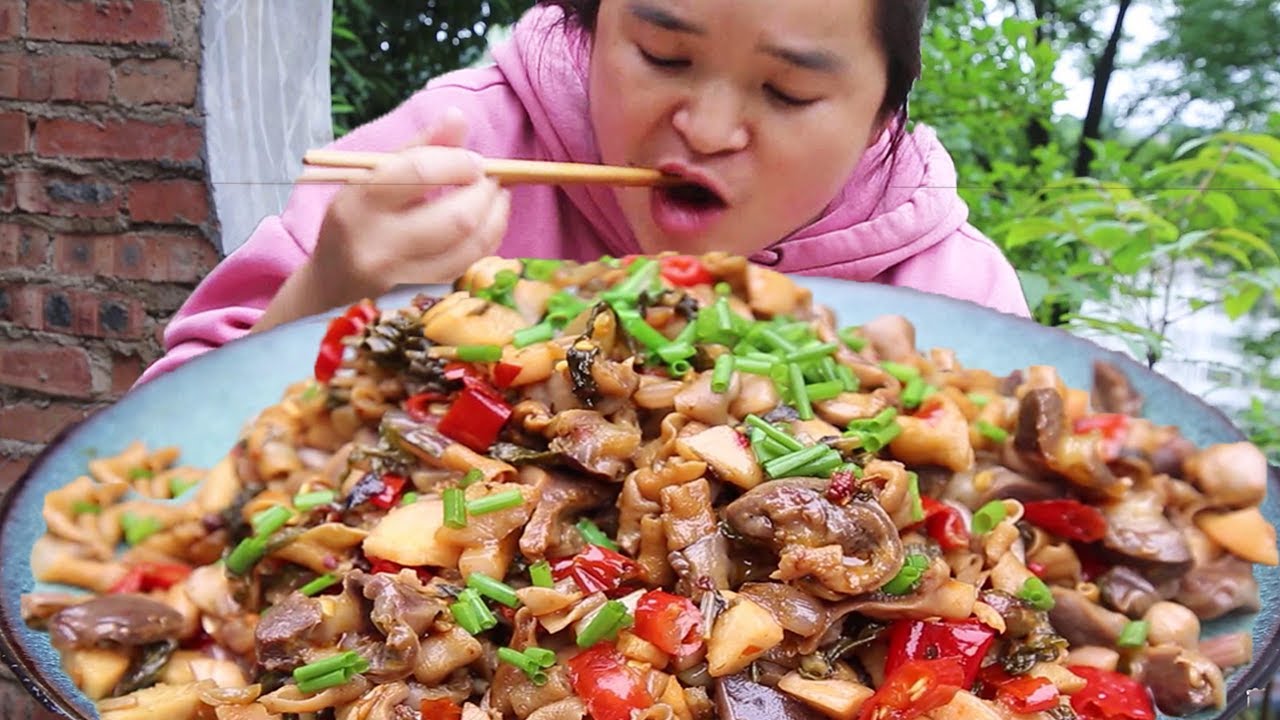 3 фунта куриных потрохов, сестра Мяо готовит «острые жареные куриные потроха».