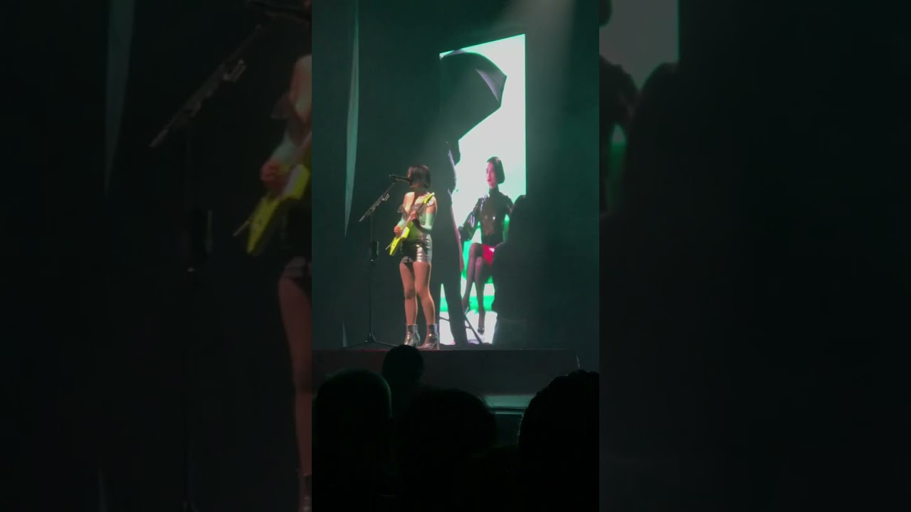 Pills - St. Vincent live @ Carriageworks