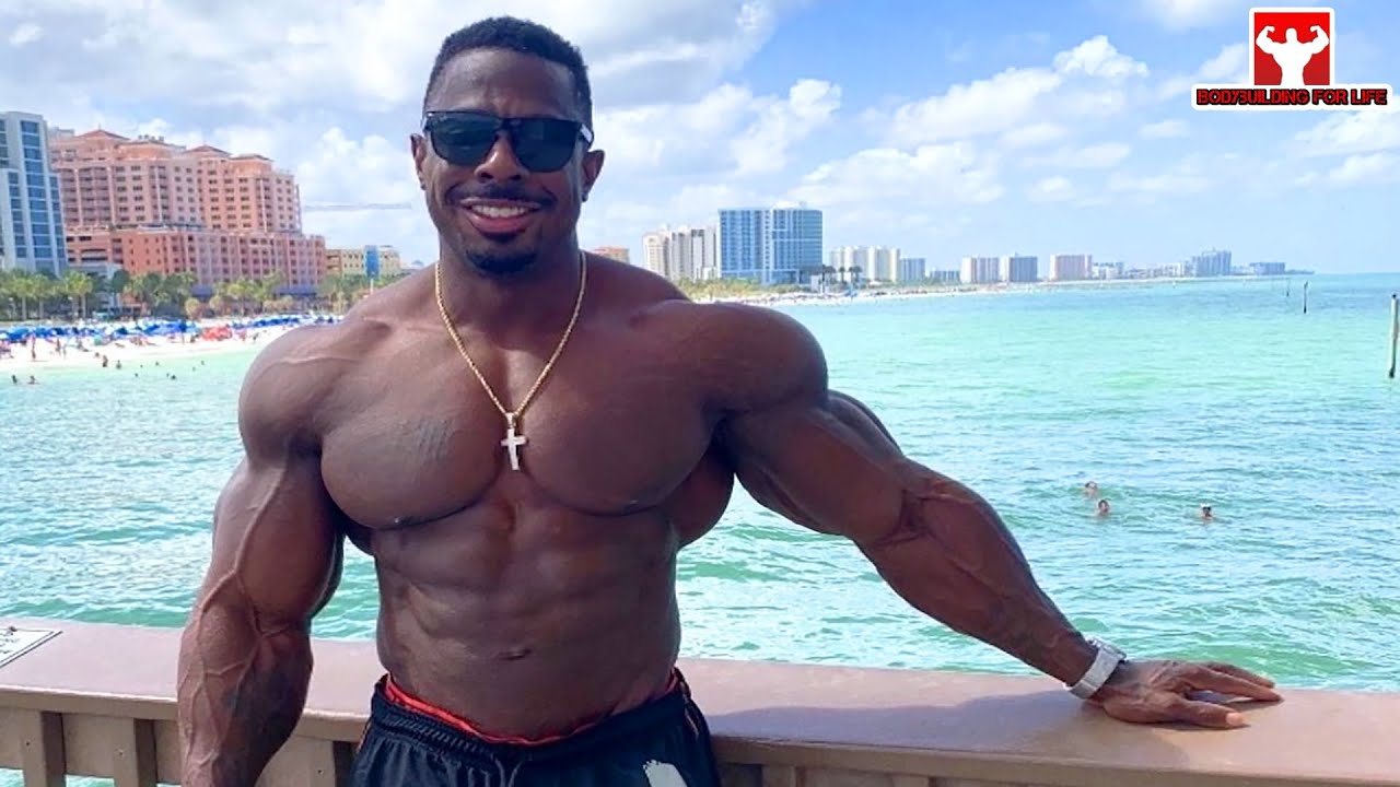200lb Dumbbell Chest Press is to EASY - Strongest Bodybuilder
