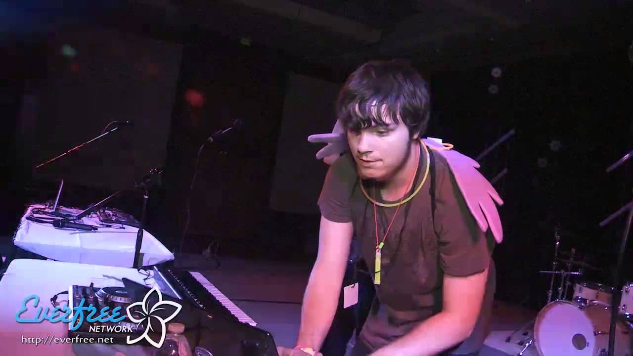 Everfree Northwest 2013 - Ponystock Saturday Night Concert HD Re-Upload