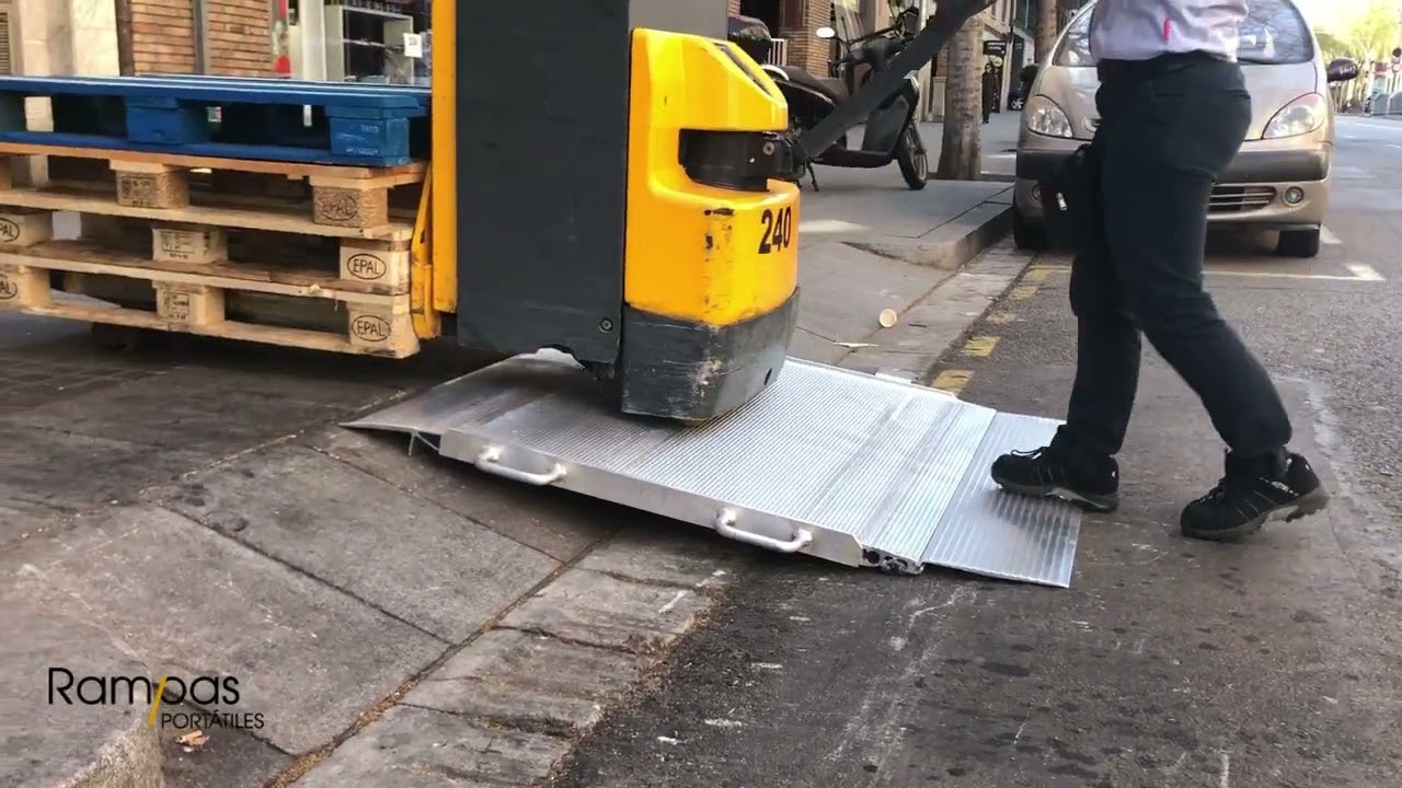 Tapas muelle de carga para acerados y traspaletas electricas