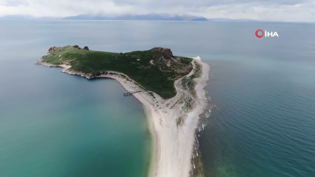 Van G&ouml;l&uuml;'n&uuml;n el değmemiş g&uuml;zelliği &Ccedil;arpanak Adası