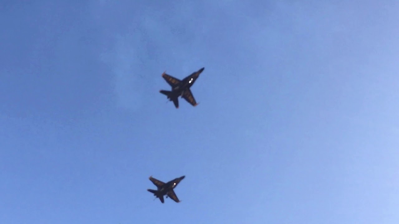 US-NAVY BLUE ANGELS BEST MANEUVERS