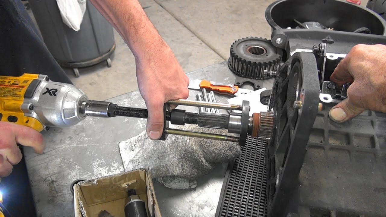 #115 2004 дорожный дерматин, замена заднего ремня трансмиссии, FLHT, туринговая машина Harley Tat...