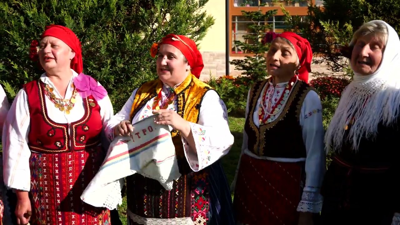 Фолклорна група 