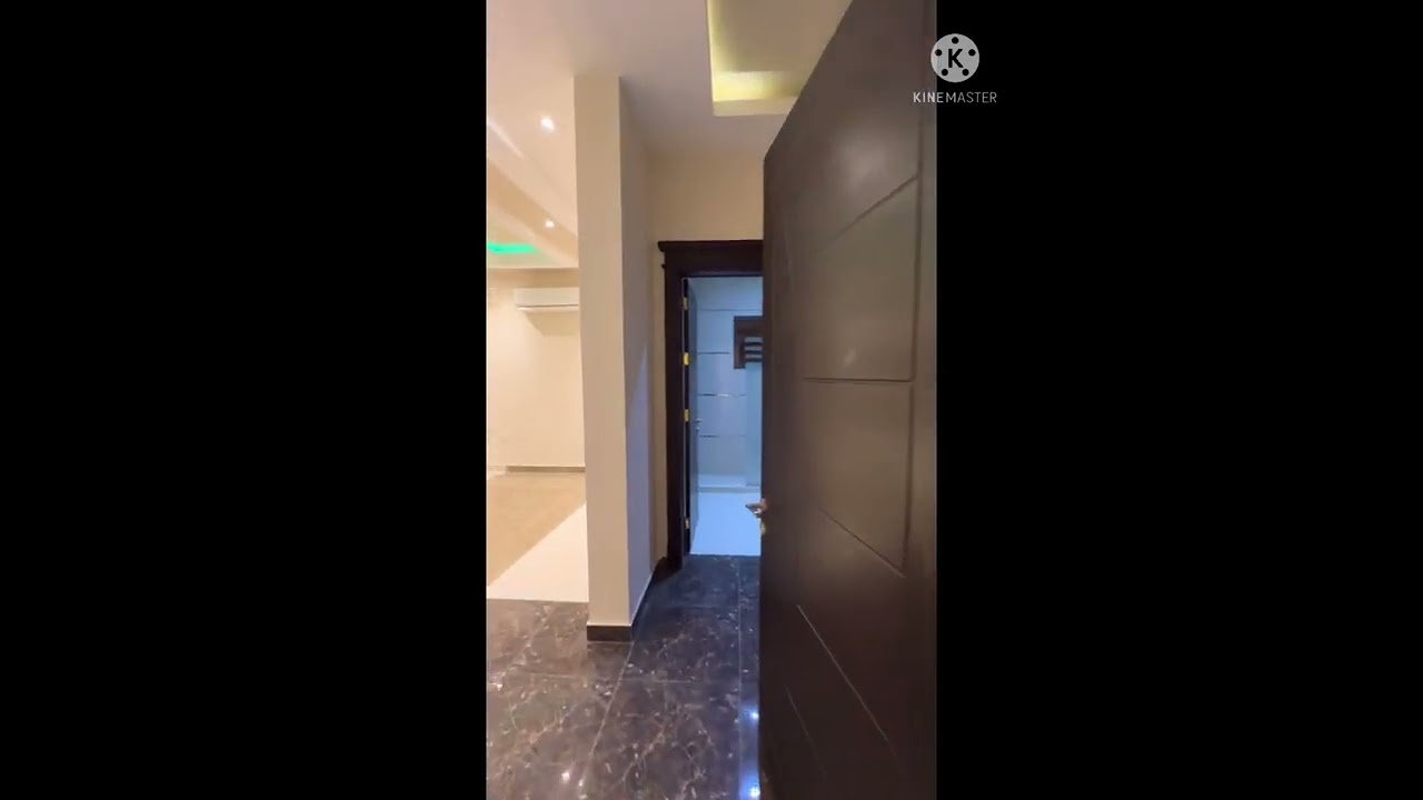 للبيع فيلا بحي حطين مساحة / ٨٠٠م  مستخدمه