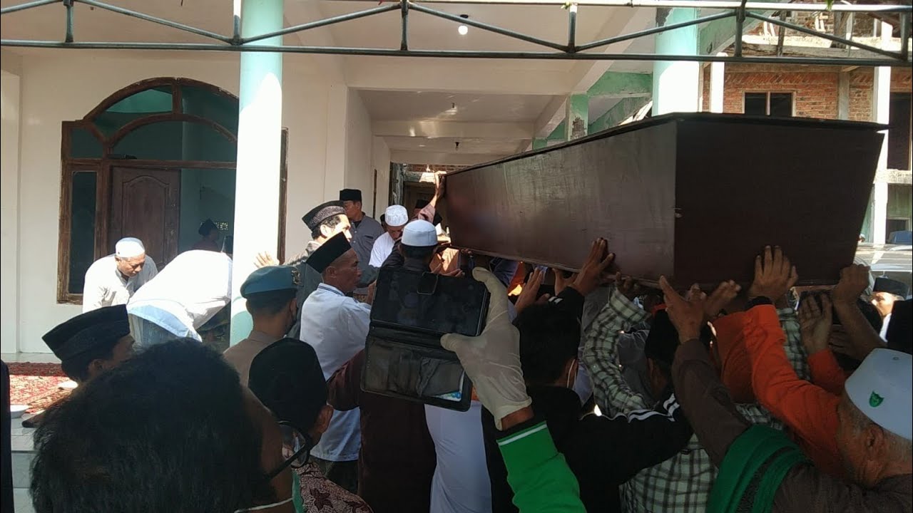 Pemakaman Alm. Ali Rahbini (19) Santri Korban Ambruknya Mushola Ponpes Al-Khoziny Buduran Sidoarjo