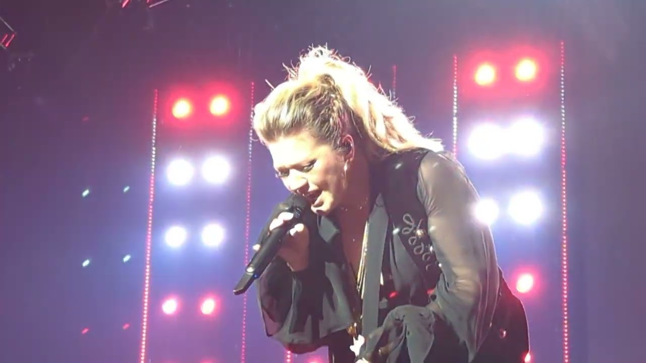 Kelly Clarkson - Red Flag Collector - Chemistry Vegas Residency 8/09/2023