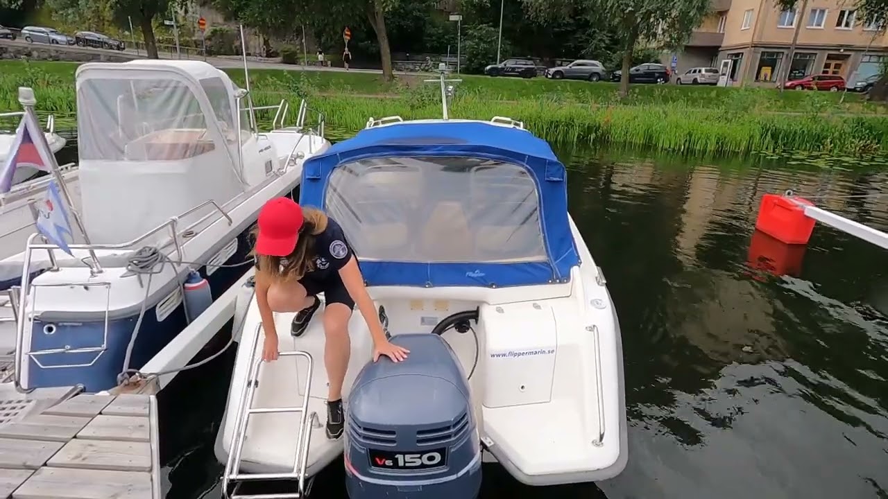 Deck - bow or stern toward jetty. Become a confident boat captain in 2026 with Maria Lanner.