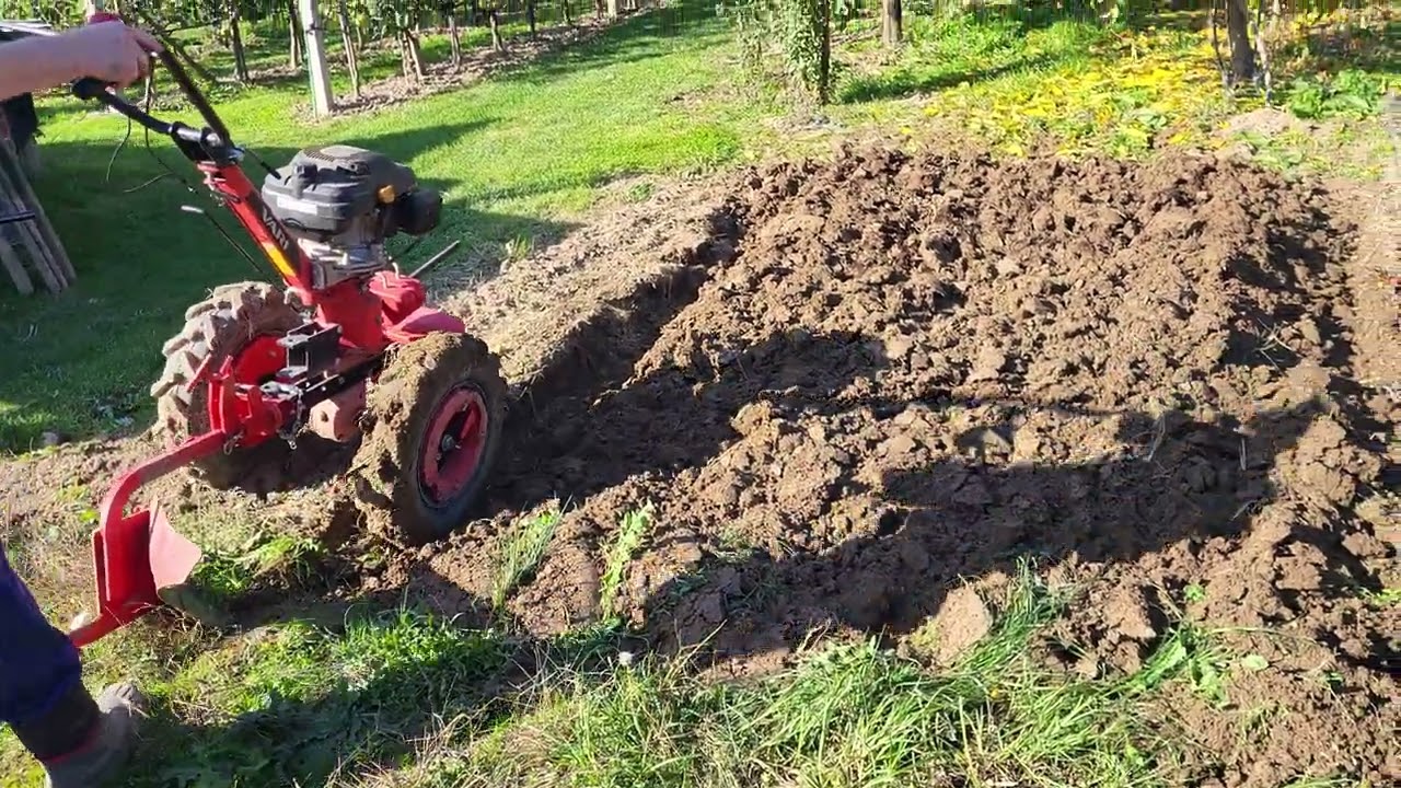 21.10.2024  Jesenná orba Vari system , kamarát pomohol