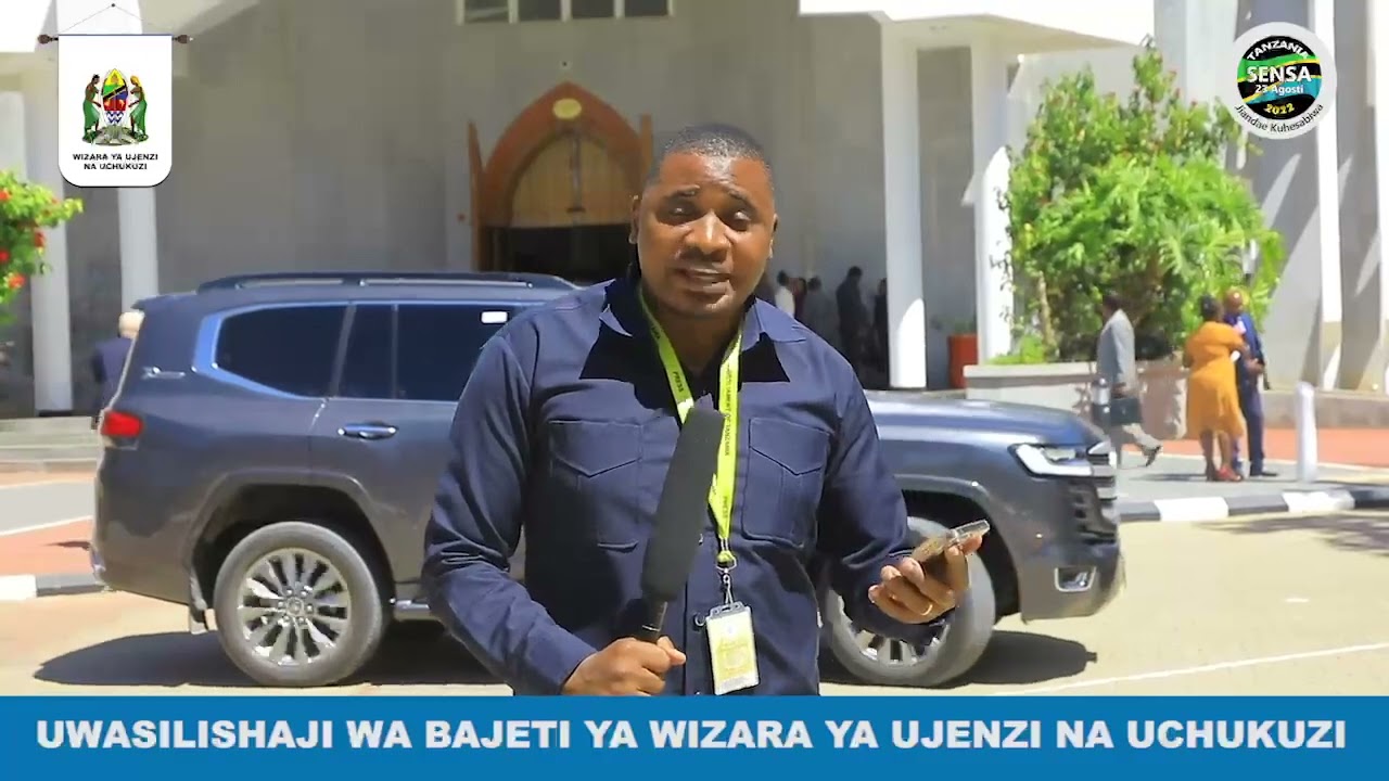 Profesa Mbarawa akiwasilisha Makadirio ya Bajeti  ya Wizara 2022/2023