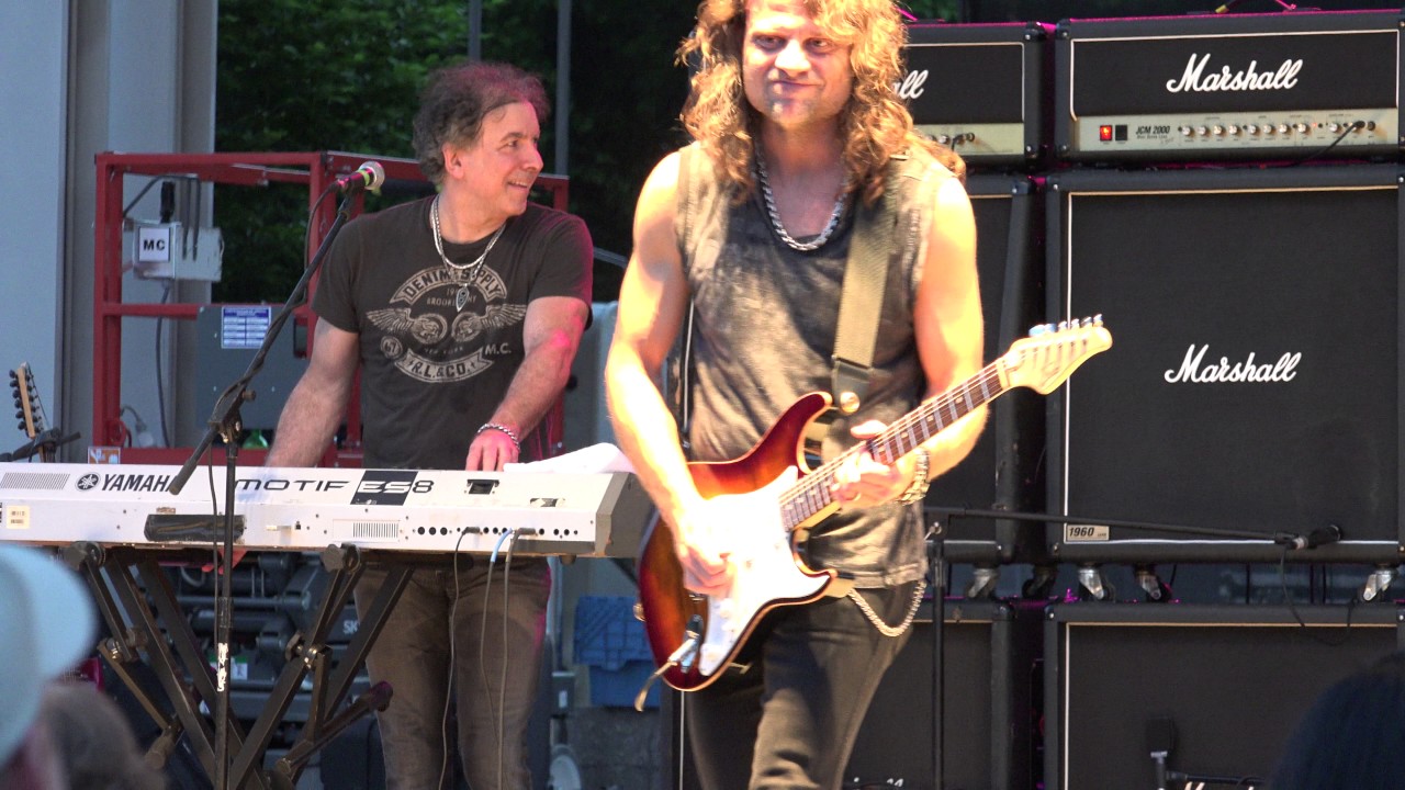 WINGER (In 4K) John Roth Chicken Pickin' solo 4/30/17 Dogwood Fest-Fayetteville NC