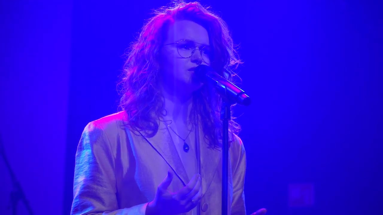 Nicole Catharina - In het water (Graduation Showcase Rockacademie)