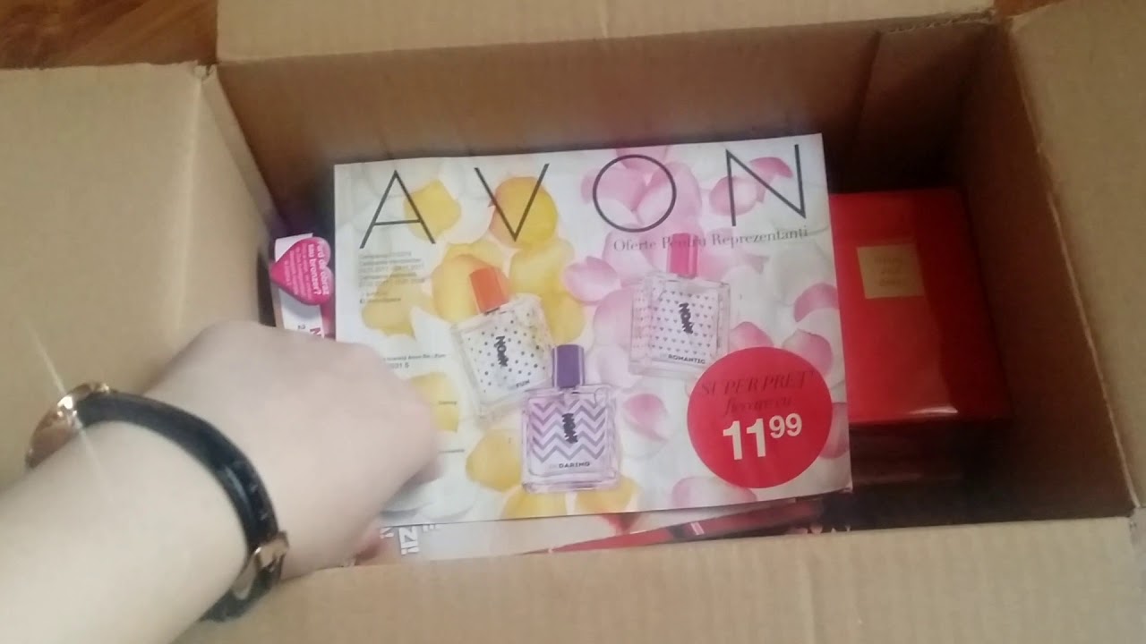 Ce primește în colet un reprezentant nou la prima comandă Avon