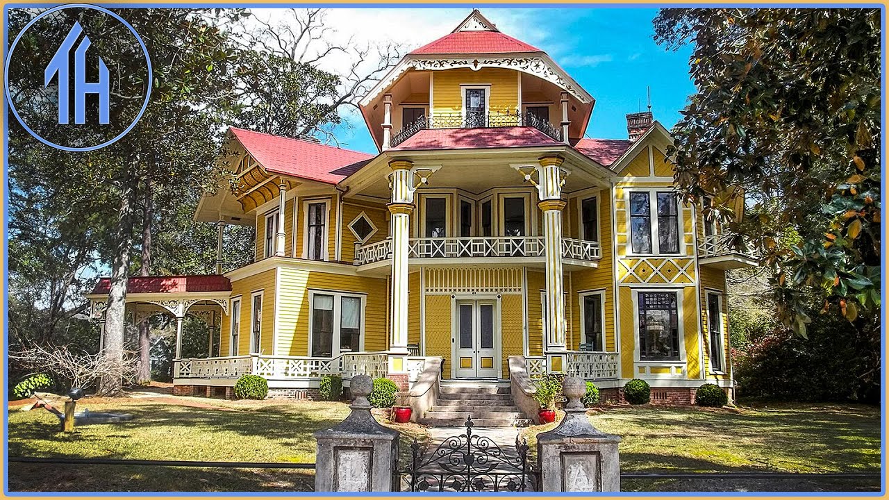 Is This the Strangest House in America? (Lapham-Patterson House)
