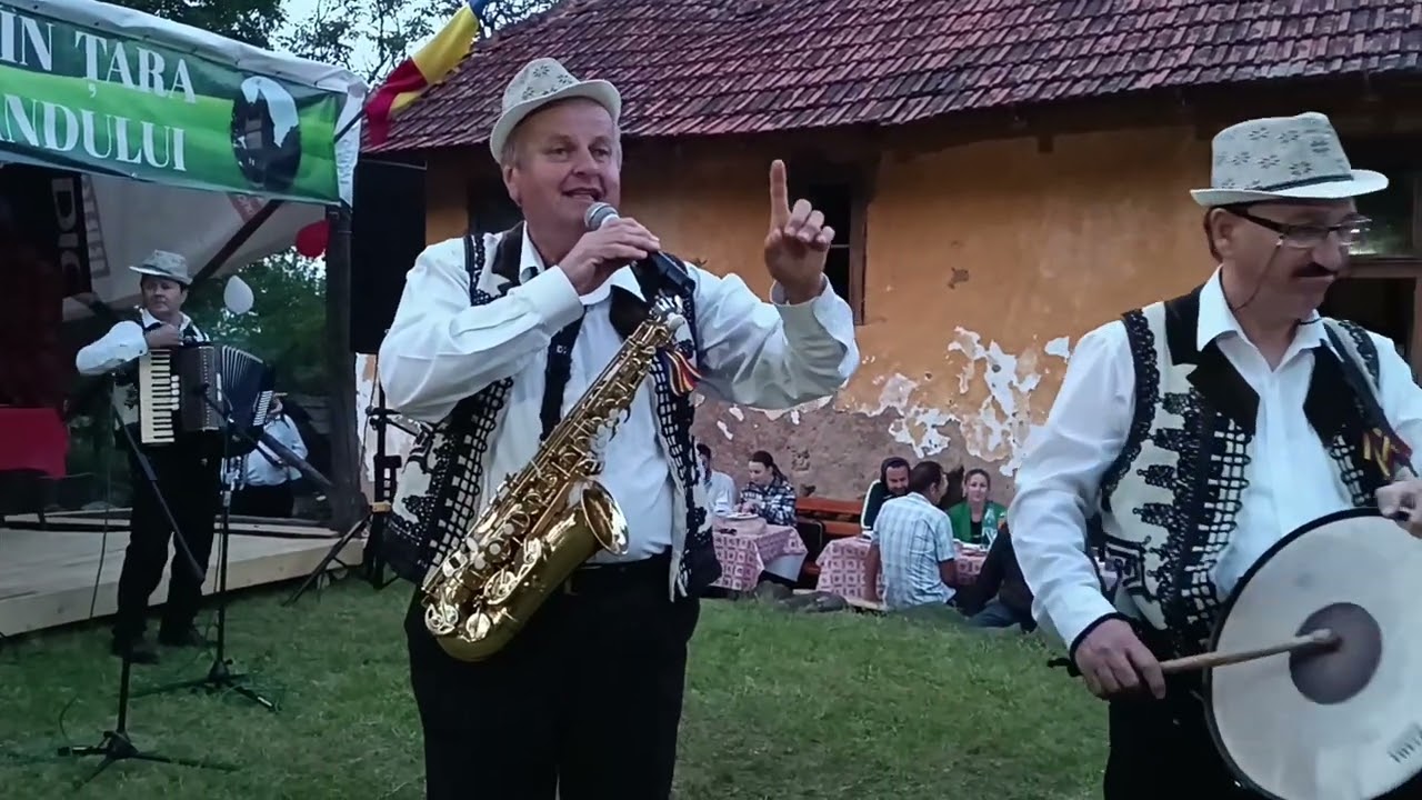 Paști in țara Zarandului rapsod popular Puiu Ana din Bonțești Pușcă și cureaua lată