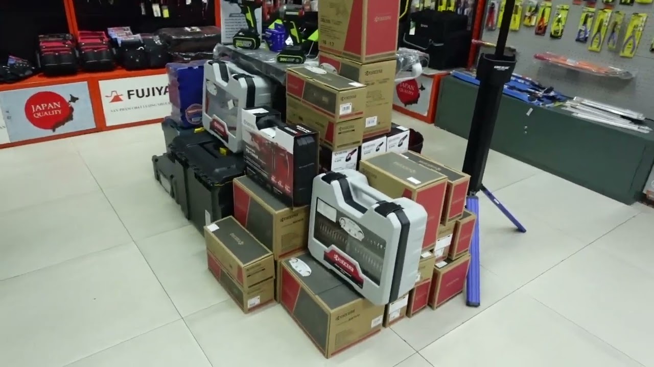 Dạo vòng quanh cửa hàng Thích Làm Mộc đầu năm