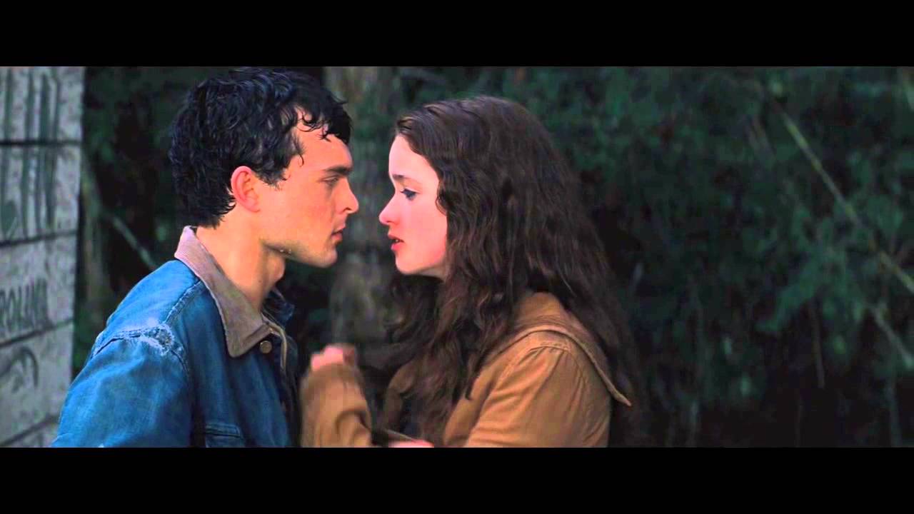 NEW FILM PREVIEWS: February 2013 Movies Mashup HD