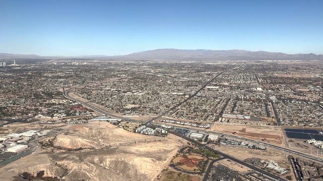 Landing - Harry Reid Las Vegas International Airport - November 14, 2022